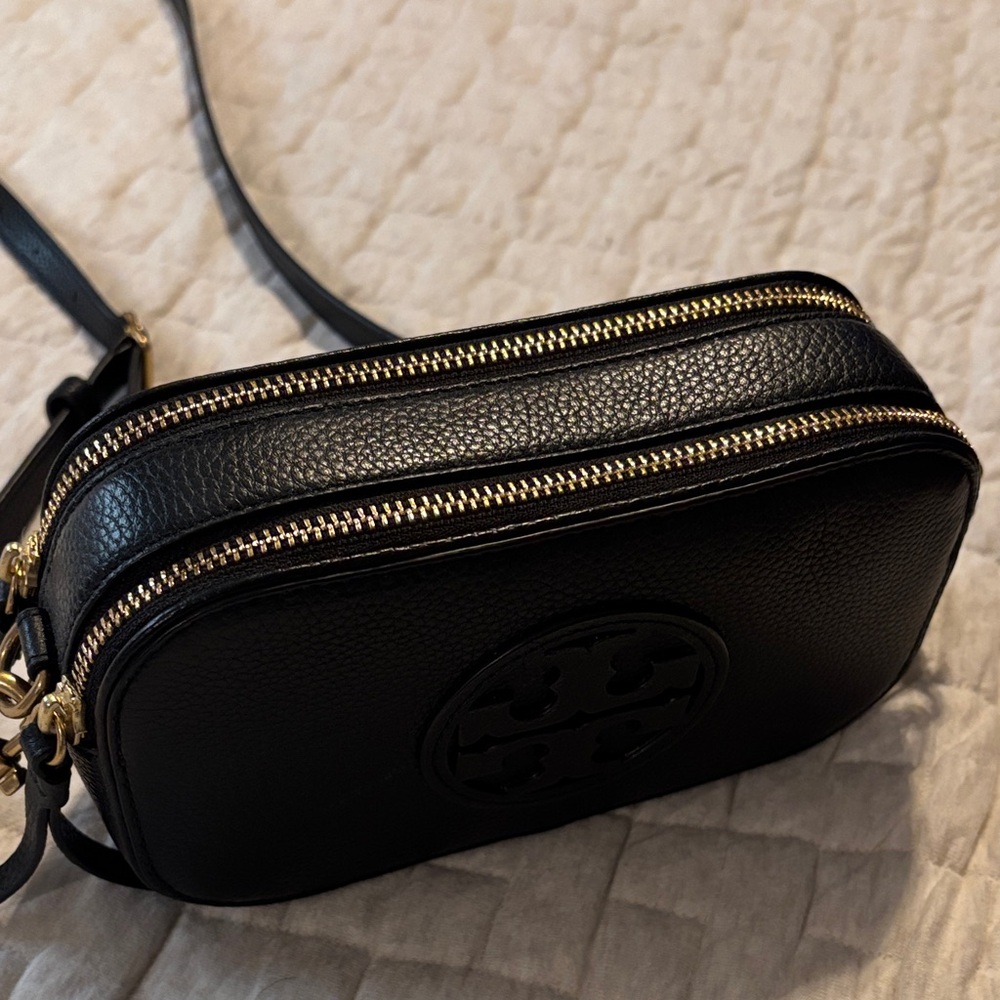 Tory Burch Black Textured Crossbody Bag - Picture 3 of 3